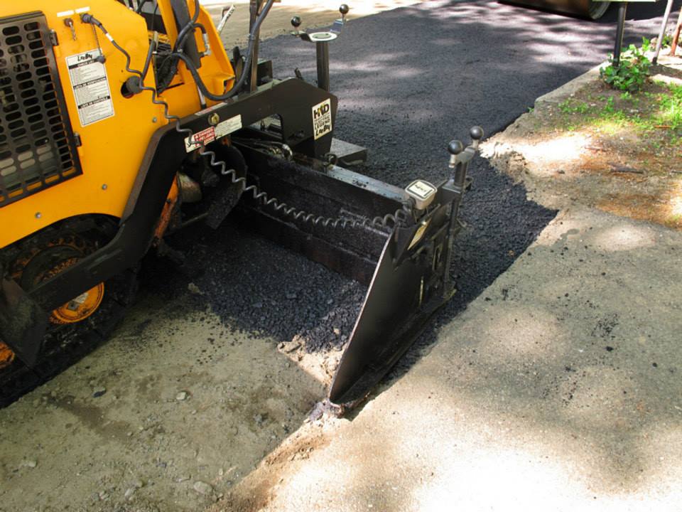 When Should You Contact an Asphalt Company for Your Driveway?